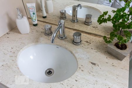 Banheiro Pia de apartamento para alugar com 2 quartos, 84m² em Alto da Lapa, São Paulo