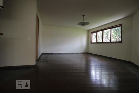 Sala de casa para alugar com 4 quartos, 343m² em Lar São Paulo, São Paulo