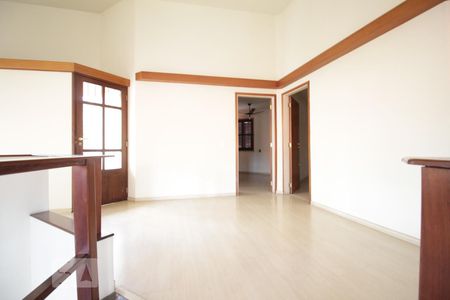 Corredor de casa para alugar com 4 quartos, 343m² em Lar São Paulo, São Paulo