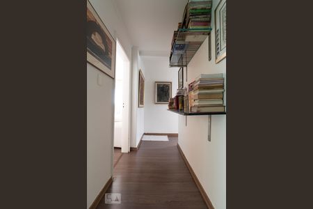 Apartamento para alugar com 250m², 3 quartos e 1 vaga Apartamento para alugar com 250m², 3 quartos e 1 vagaCorredor