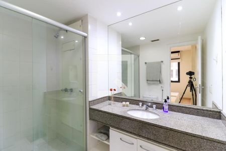 Apartamento para alugar com 52m², 1 quarto e 1 vaga Apartamento para alugar com 52m², 1 quarto e 1 vagaBanheiro da Suíte