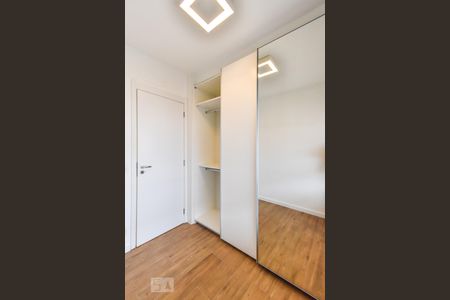 Quarto de apartamento à venda com 2 quartos, 70m² em Pinheiros, São Paulo