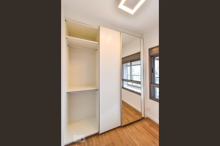 Quarto de apartamento à venda com 2 quartos, 70m² em Pinheiros, São Paulo