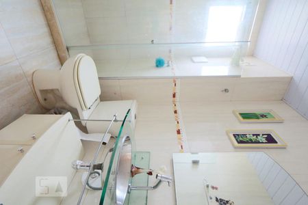 Banheiro de apartamento para alugar com 2 quartos, 47m² em Jacarepaguá, Rio de Janeiro