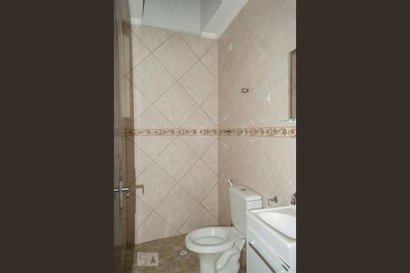 BANHEIRO QUARTO 1  de casa para alugar com 3 quartos, 138m² em Vila Santa Delfina, São Paulo