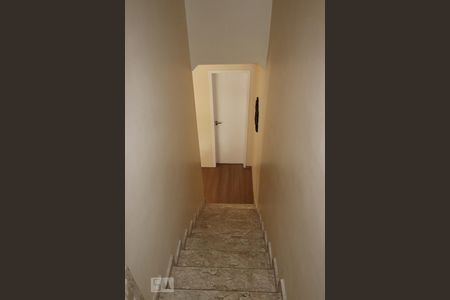 Casa à venda com 110m², 3 quartos e 3 vagasEscadas