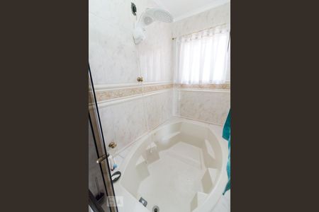 Casa à venda com 397m², 4 quartos e 2 vagasBanheiro quarto 3 suíte - banheira