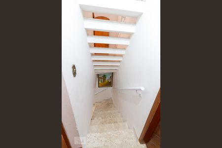 Casa à venda com 397m², 4 quartos e 2 vagasEscada