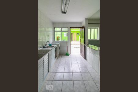 Casa à venda com 100m², 2 quartos e 1 vaga Casa à venda com 100m², 2 quartos e 1 vagaCozinha
