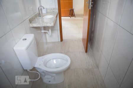 Banheiro de casa para alugar com 2 quartos, 60m² em Palmeiras, Belo Horizonte