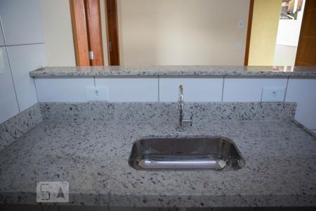 Cozinha de casa para alugar com 2 quartos, 60m² em Palmeiras, Belo Horizonte
