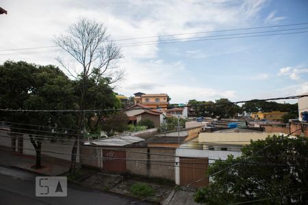 Varanda da sala - vista de casa para alugar com 2 quartos, 60m² em Palmeiras, Belo Horizonte