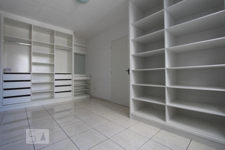 Quarto de kitnet/studio para alugar com 1 quarto, 39m² em Centro, Curitiba