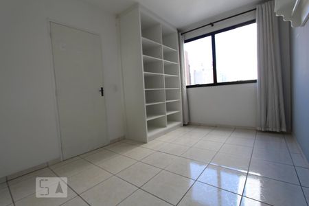 Quarto de kitnet/studio para alugar com 1 quarto, 39m² em Centro, Curitiba