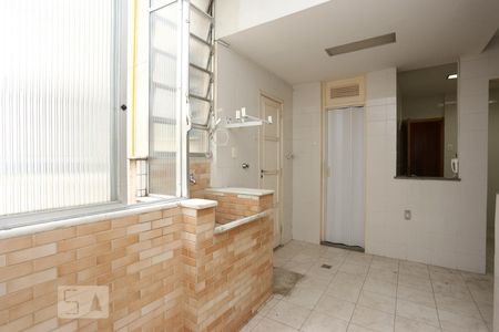 Apartamento à venda com 140m², 3 quartos e 1 vagaÁrea de Serviço
