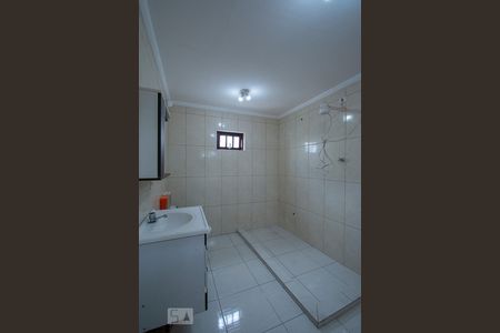 Banheiro Suite 1 de casa para alugar com 2 quartos, 80m² em Santa Teresinha, São Paulo