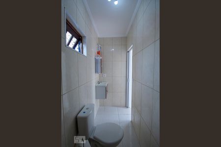 Banheiro Suite 2  de casa para alugar com 2 quartos, 80m² em Santa Teresinha, São Paulo