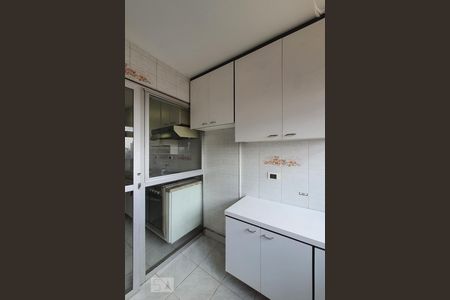 Apartamento para alugar com 77m², 3 quartos e 1 vagaÁrea de serviço