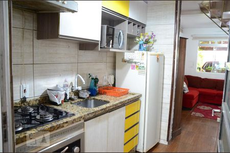 Casa à venda com 2 quartos, 70m² em Rio Branco, Canoas