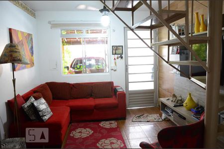 Casa à venda com 2 quartos, 70m² em Rio Branco, Canoas