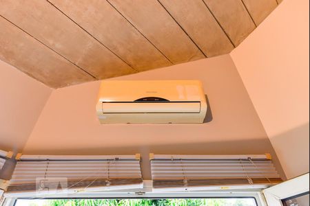 Casa para alugar com 304m², 4 quartos e 4 vagas Casa para alugar com 304m², 4 quartos e 4 vagasEscritório