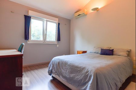 Casa para alugar com 304m², 4 quartos e 4 vagas Casa para alugar com 304m², 4 quartos e 4 vagasSuíte 2