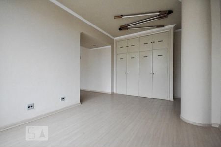 Sala de apartamento para alugar com 2 quartos, 190m² em Centro, Campinas