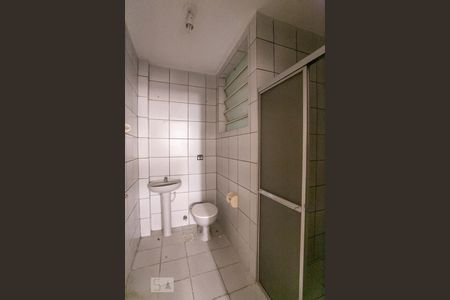 Banheiro da Suíte de apartamento para alugar com 1 quarto, 44m² em Farroupilha, Porto Alegre