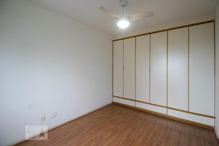 Apartamento à venda com 81m², 3 quartos e 1 vagaSuíte