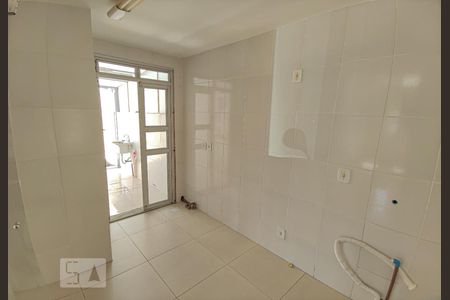 Cozinha de apartamento para alugar com 2 quartos, 50m² em Santos Dumont, São Leopoldo
