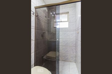 Banheiro de apartamento para alugar com 1 quarto, 36m² em Jardim Botânico, Porto Alegre