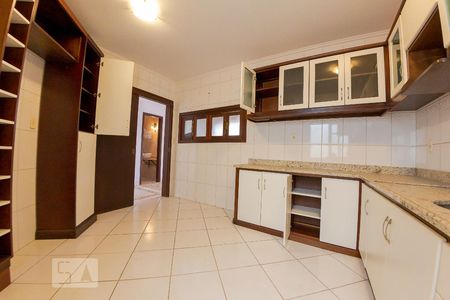 Casa para alugar com 388m², 4 quartos e 4 vagasCozinha