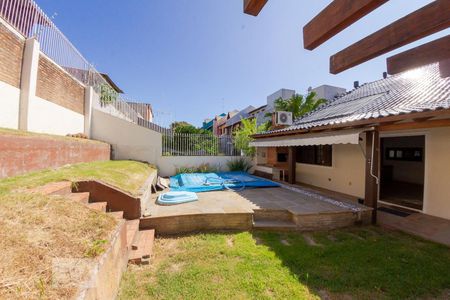 Casa para alugar com 388m², 4 quartos e 4 vagasPátio com Piscina