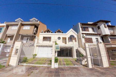 Casa para alugar com 388m², 4 quartos e 4 vagasFachada da Casa