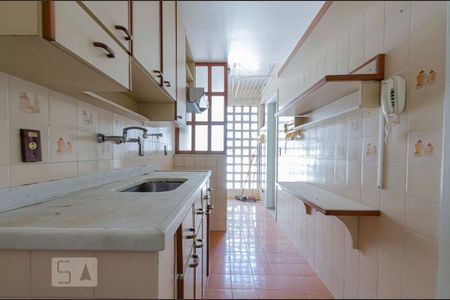 Apartamento à venda com 93m², 3 quartos e 2 vagasCozinha