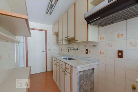 Apartamento à venda com 93m², 3 quartos e 2 vagasCozinha