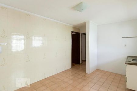 Cozinha de apartamento para alugar com 2 quartos, 100m² em Vila Vitório Mazzei, São Paulo
