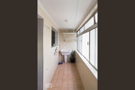 Lavanderia de apartamento para alugar com 2 quartos, 100m² em Vila Vitório Mazzei, São Paulo