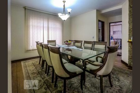 Casa à venda com 300m², 4 quartos e 8 vagasSala de Jantar