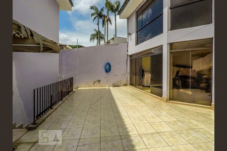 Casa à venda com 300m², 4 quartos e 8 vagasQuintal 