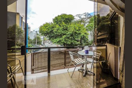 Casa à venda com 300m², 4 quartos e 8 vagasVaranda da Sala