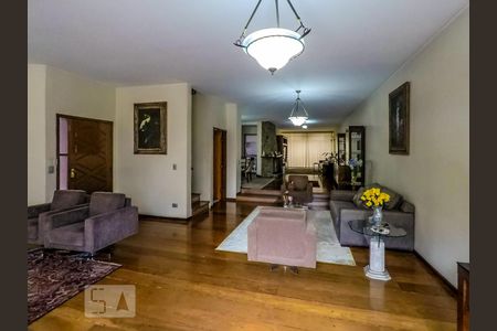 Casa à venda com 300m², 4 quartos e 8 vagasSala varios ambientes