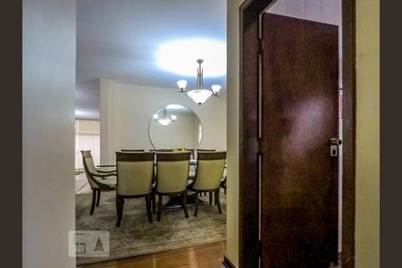 Casa à venda com 300m², 4 quartos e 8 vagasSala de Jnatar