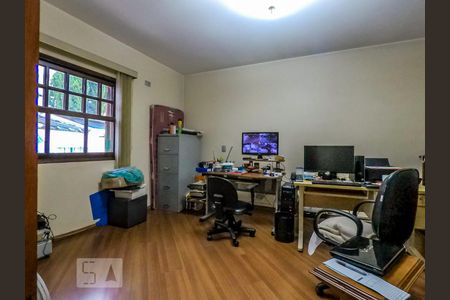 Casa à venda com 300m², 4 quartos e 8 vagasQuarto 
