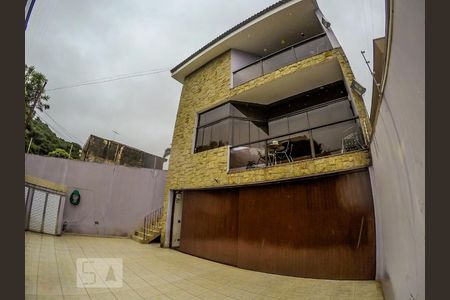 Casa à venda com 300m², 4 quartos e 8 vagasFachada