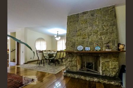 Casa à venda com 300m², 4 quartos e 8 vagasSala varios ambientes