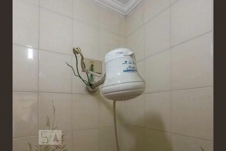 Casa à venda com 300m², 4 quartos e 8 vagasBanheiro de Serviço