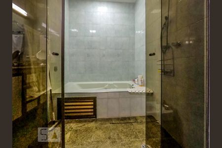 Casa à venda com 300m², 4 quartos e 8 vagasQuarto Suite 