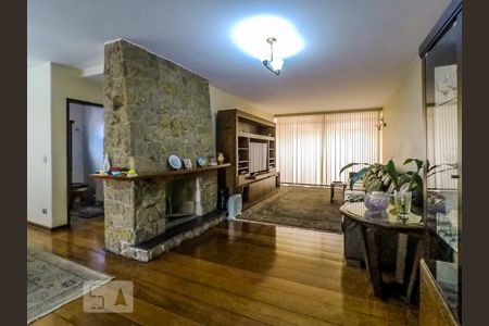 Casa à venda com 300m², 4 quartos e 8 vagasSala varios ambientes