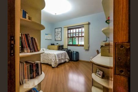 Casa à venda com 300m², 4 quartos e 8 vagasQuarto Suite 2